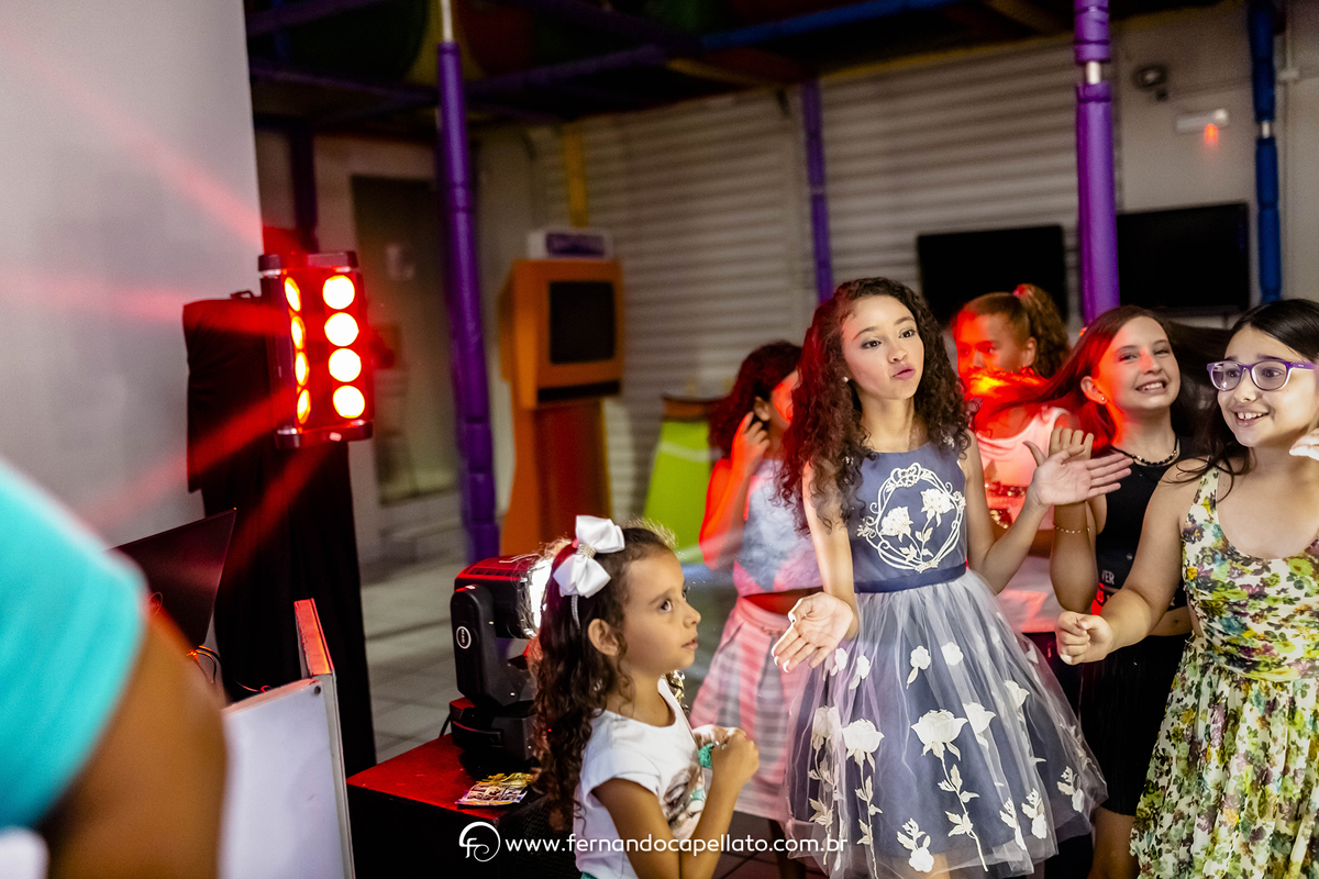 Festa de aniversário infantil da Nathalie Ferraz, a Tetê do Zoo da Zu, no Buffet Play Mini Golf, em São José dos Campos. Fornecedores: Decoração Nina Gutti, Casa de Festas, Yupie Filmes, Art em Scrap, Paulo Mágico, Turma do Tio Chico.