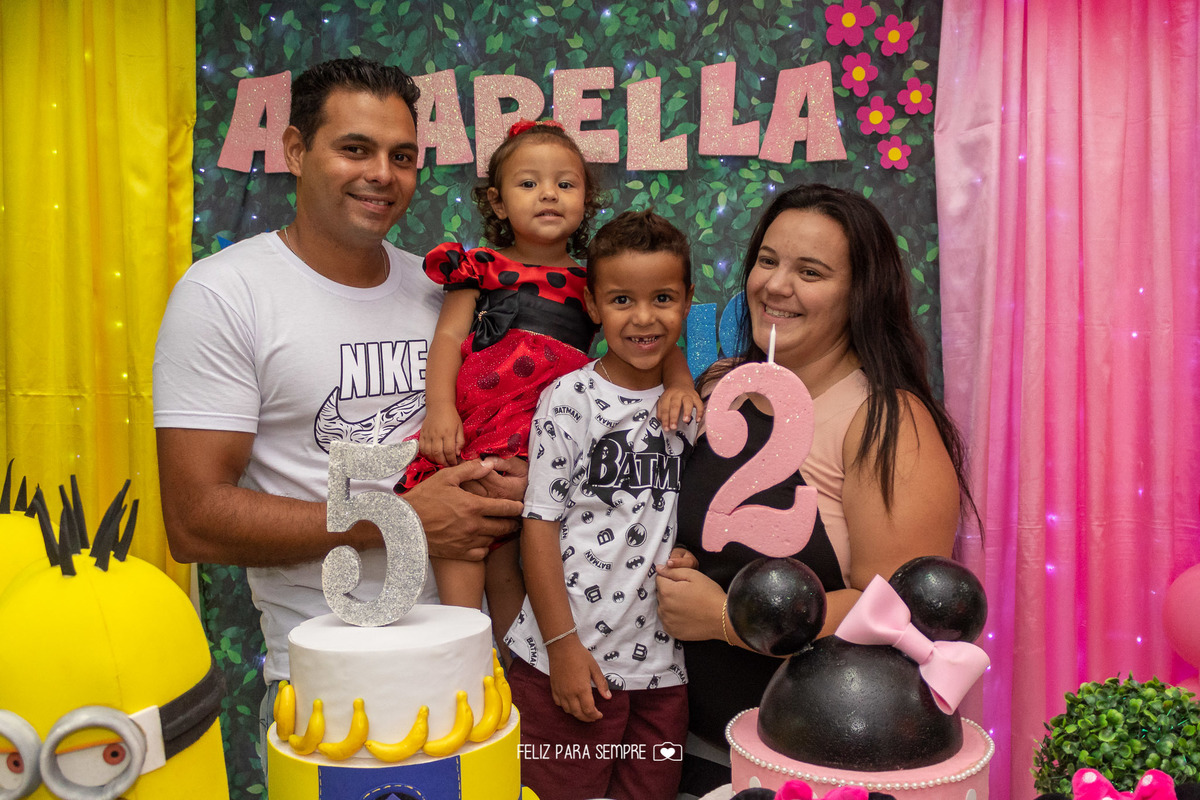 Aniversário.Anabella.Kaio.CaxiasdoSul.Minions.Minnie.Aniverduplo.Feliz Para Sempre Fotografia