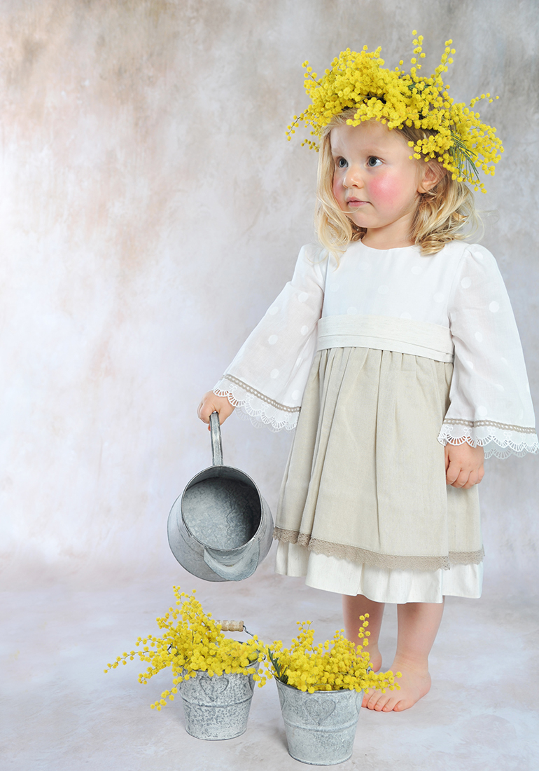 Sessão menina regador e flores