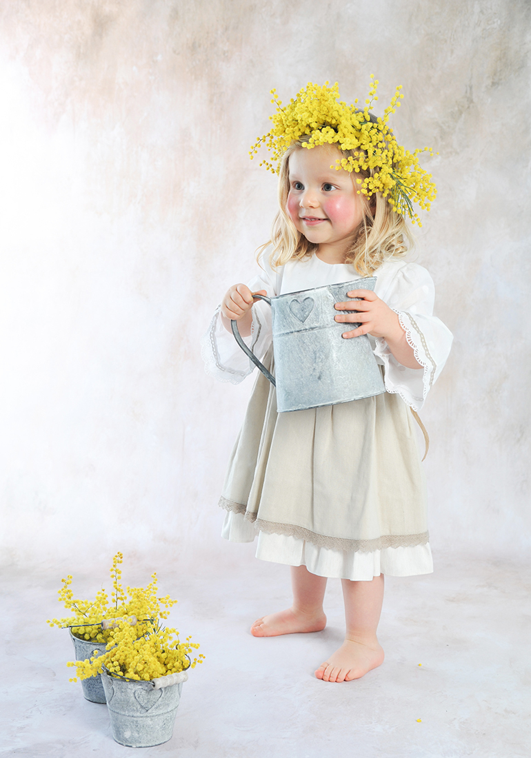 Sessão menina loira vestido creme