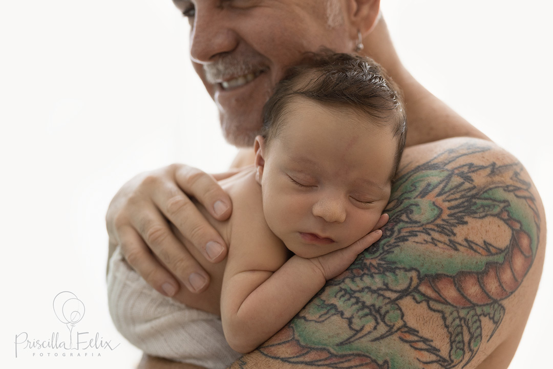 Recém nascida em ensaio de fotos, fotografia newborn especializada, fotógrafa especialista em recém-nascido, fotografia newborn, fotografia de recém-nascido, recém-nascido são paulo, foto de bebê, fotografia de bebê