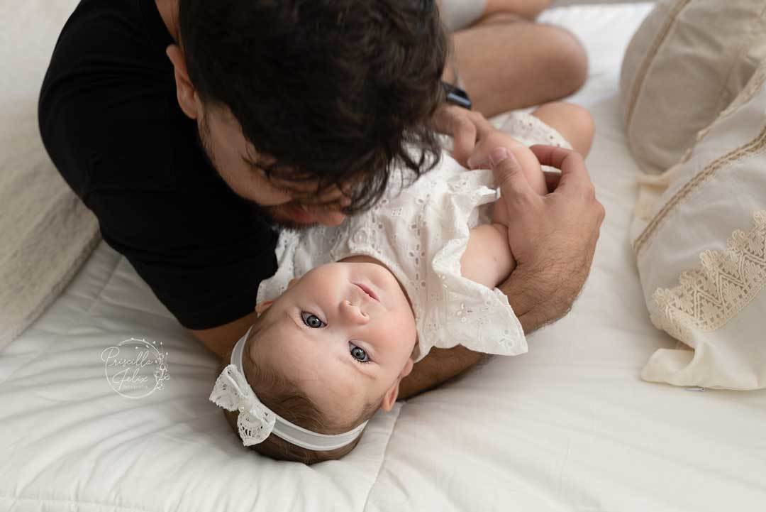 ensaio de fotos de bebê de seis meses no estúdio especializado Priscilla Felix no Alto de Pinheiros em São Paulo