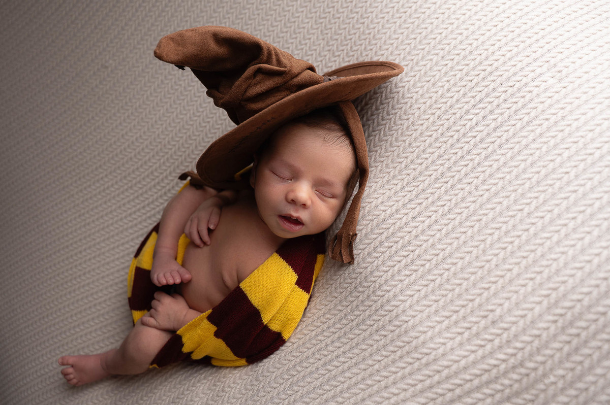 newborn Harry Potter fotografia em estudio especializado em São Paulo enfermeira e fotografa experiente
