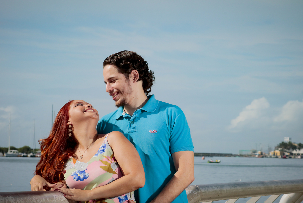 Ensaio de Casal - Noivos no Recife Antigo - Foto Rebecca Torquato