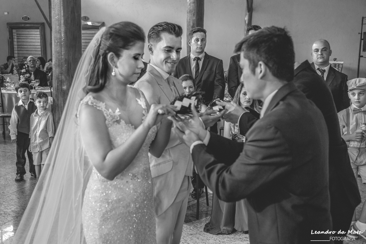 Entrega do Ramo de Pinheiro aos Noivos