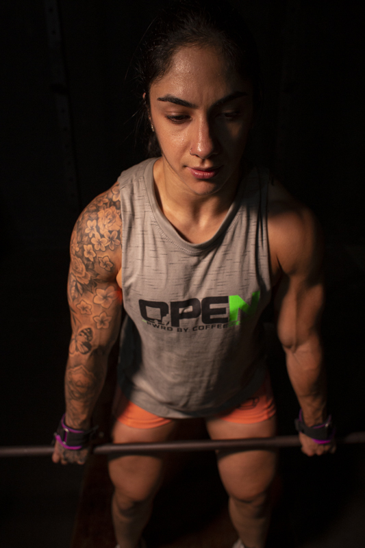mulher no crossfit
