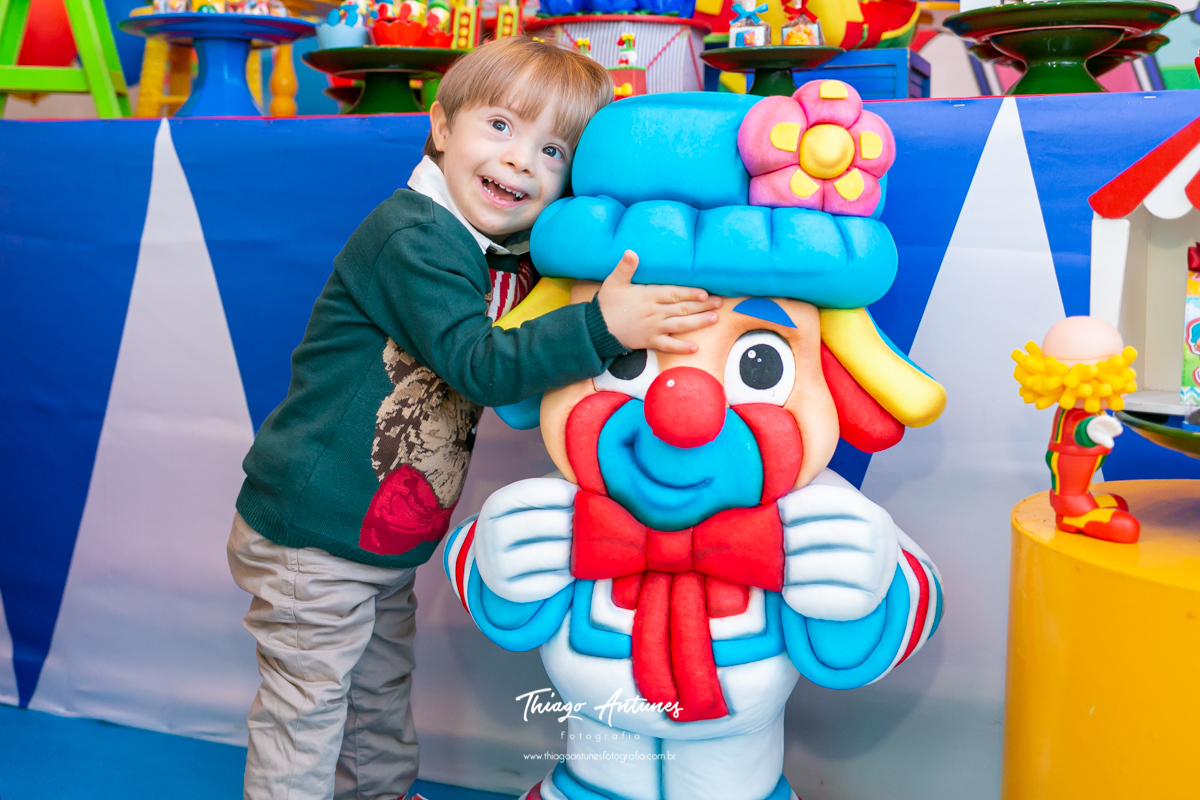 Festa infantil em casa - Lorenzo fez um ano - Vila da Penha, Rio de Janeiro - Tema infantil O Chefinho - Fotógrafo infantil Thiago Antunes