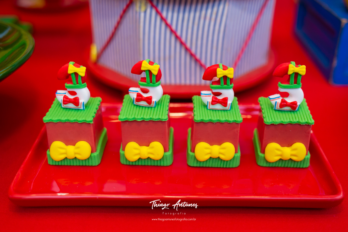 Festa infantil em casa - Lorenzo fez um ano - Vila da Penha, Rio de Janeiro - Tema infantil O Chefinho - Fotógrafo infantil Thiago Antunes