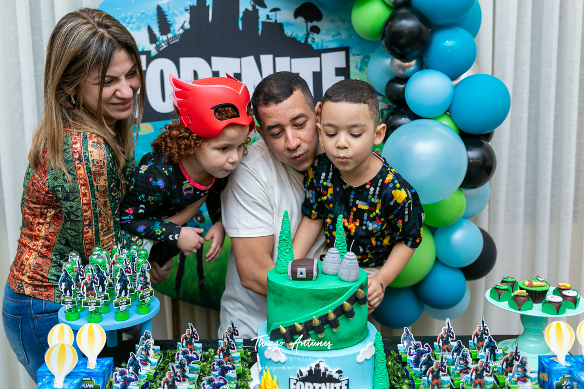 Festa infantil em Rio de Janeiro - Juan fez cinco anos - Tema Fortnite - Tijuca - Fotógrafo infantil Thiago Antunes