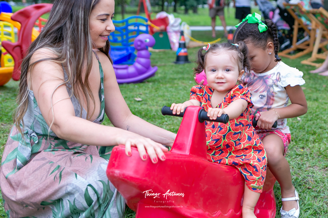 Festa da Lia de 1 ano - picnic pique nique - Lagoa Rodrigo de Freitas, Rio de Janeiro - Fotografo infantil Thiago Antunes em Rio de Janeiro