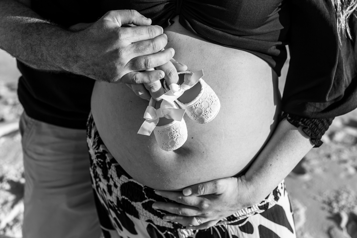 Ensaio de gestante na praia - Recreio, Rio de Janeiro - Fotógrafo de ensaios Thiago Antunes em Rio de Janeiro