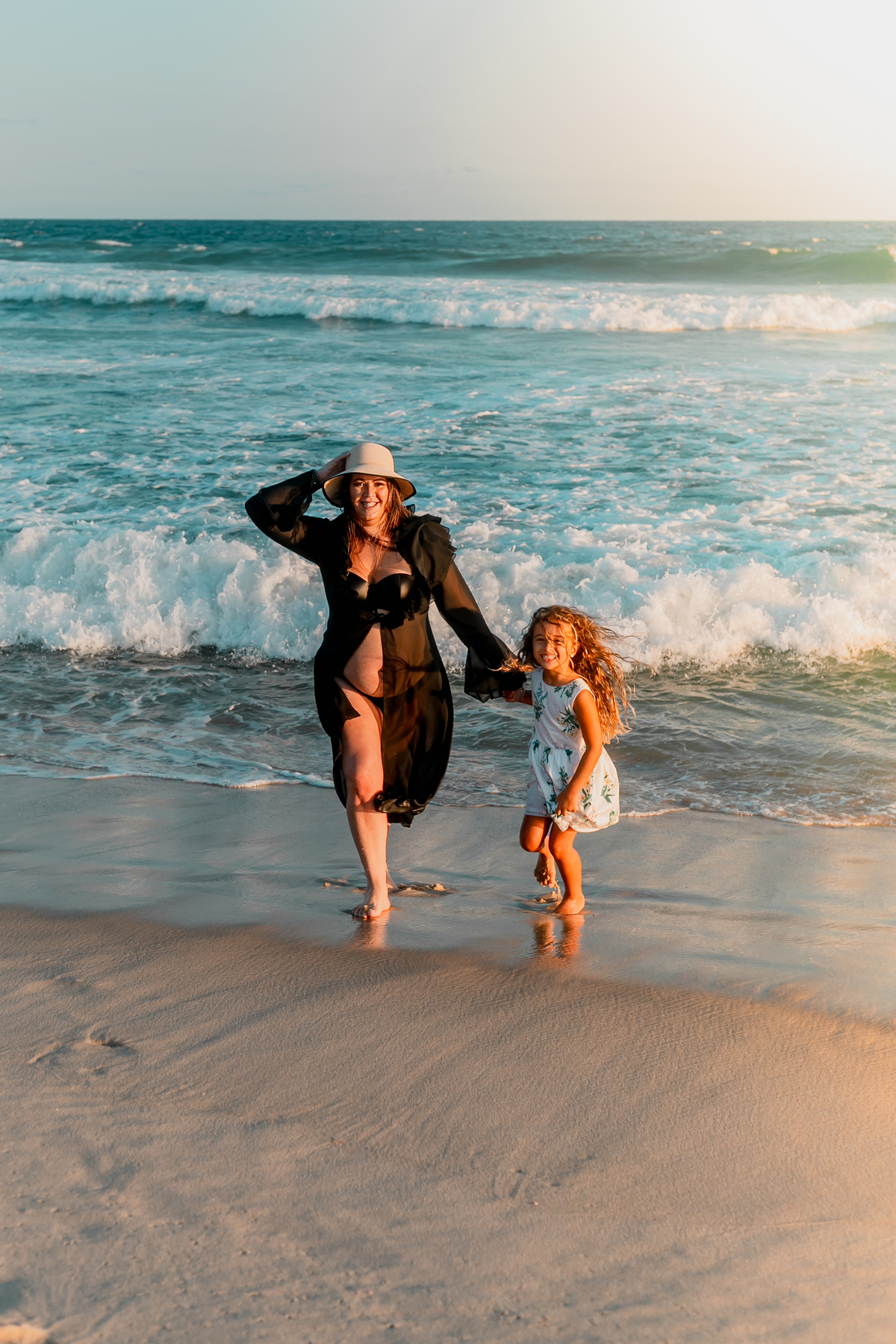 Ensaio de gestante na praia - Recreio, Rio de Janeiro - Fotógrafo de ensaios Thiago Antunes em Rio de Janeiro
