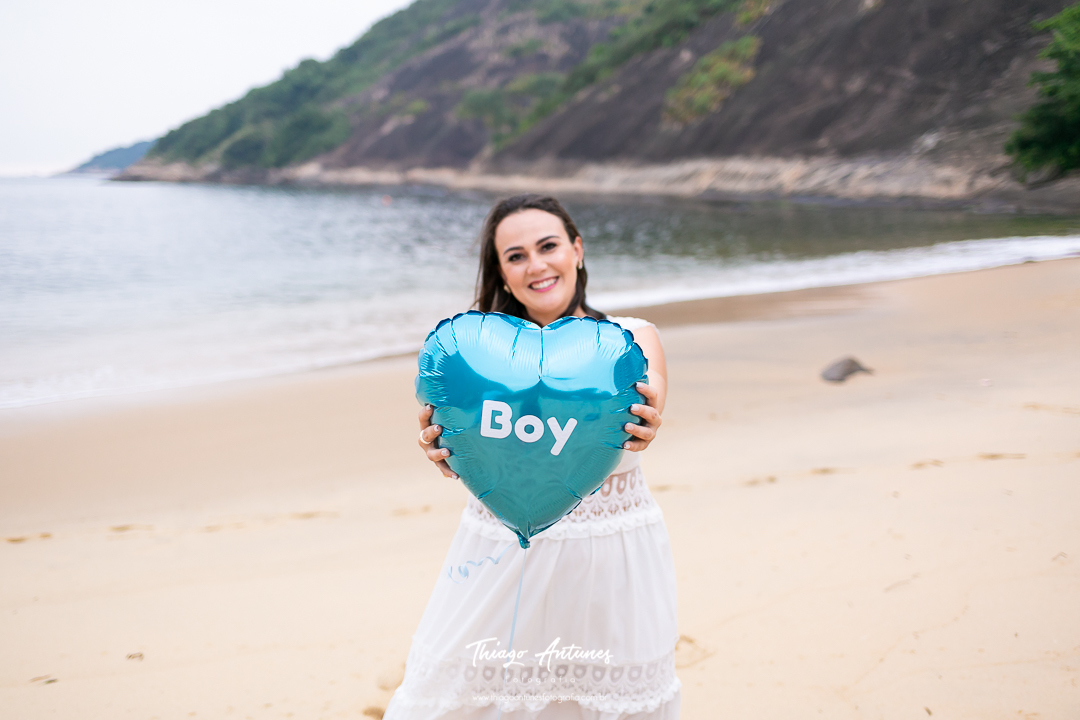 Ensaio de gestante na praia - Praia Vermelha, Urca, Rio de Janeiro - Fotógrafo de ensaios Thiago Antunes em Rio de Janeiro