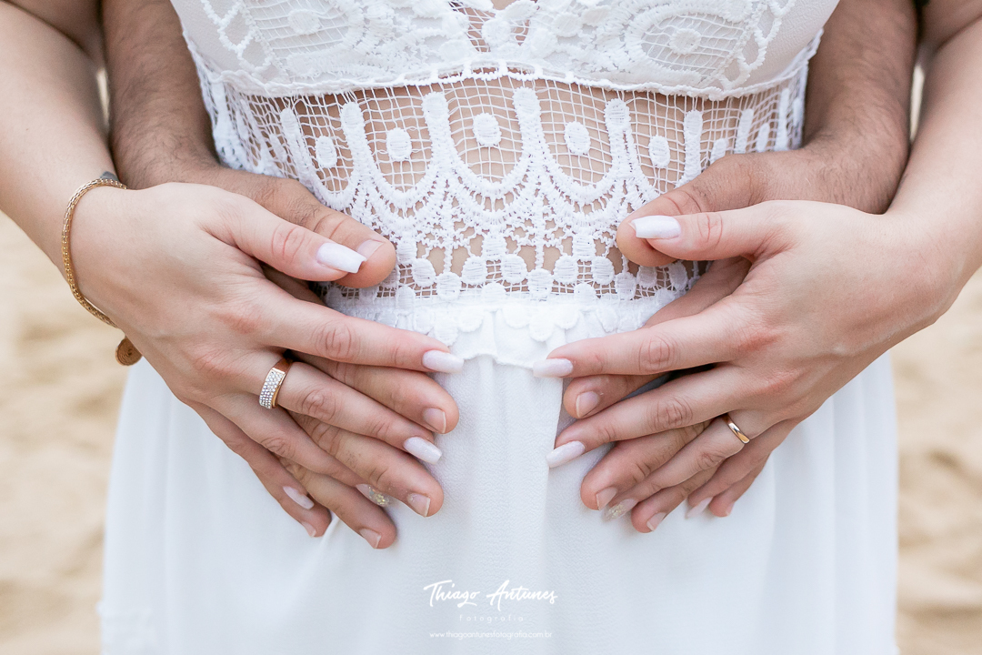 Ensaio de gestante na praia - Praia Vermelha, Urca, Rio de Janeiro - Fotógrafo de ensaios Thiago Antunes em Rio de Janeiro