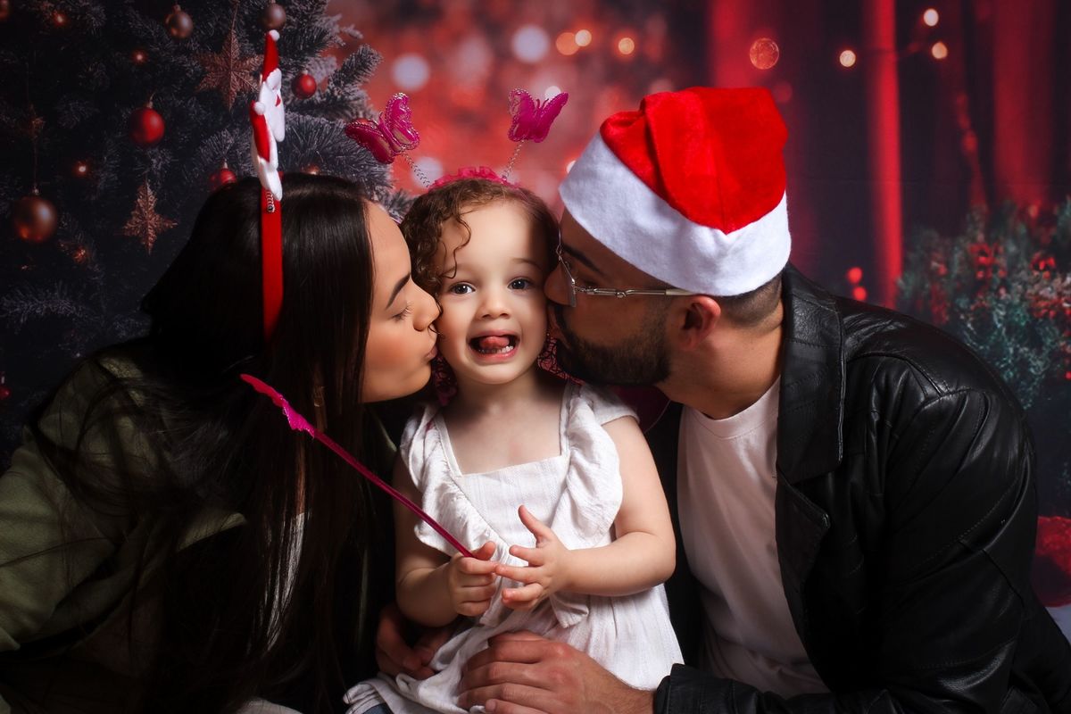Modelo mãe, Gaby seu pai   Ensaio realizado em Estúdio 