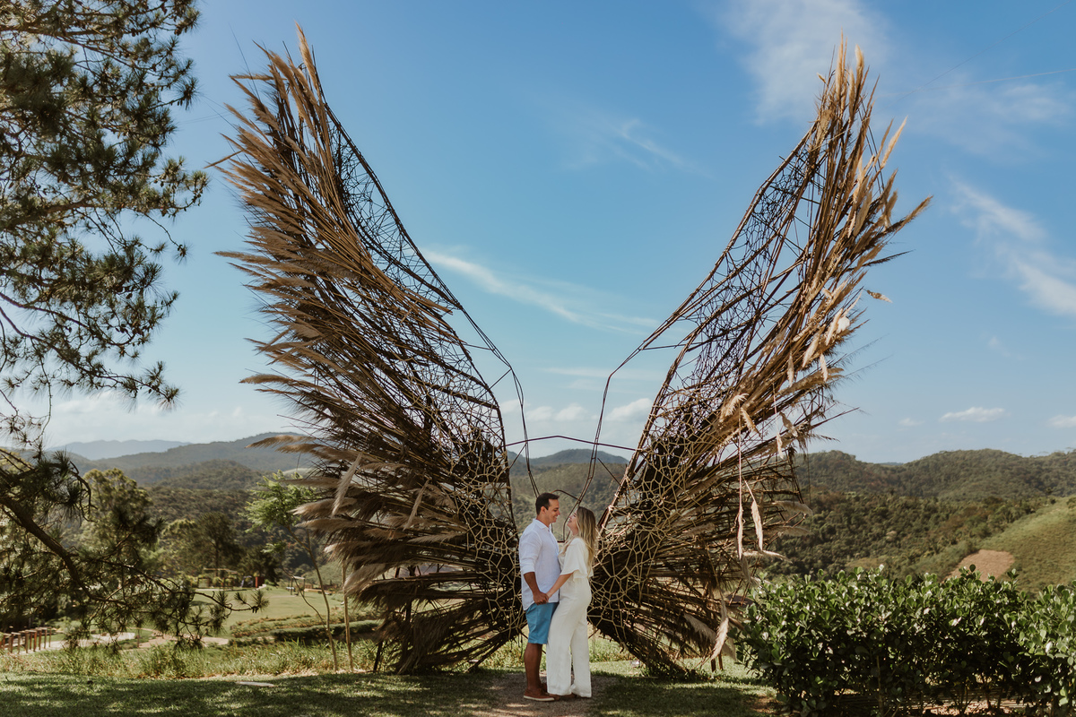 André Nogueira Fotografia fotografa o ensaio pré casamento do casal que vai casar no Vale dos Sonhos campo grande ensaio realizado no Uaná Etê
