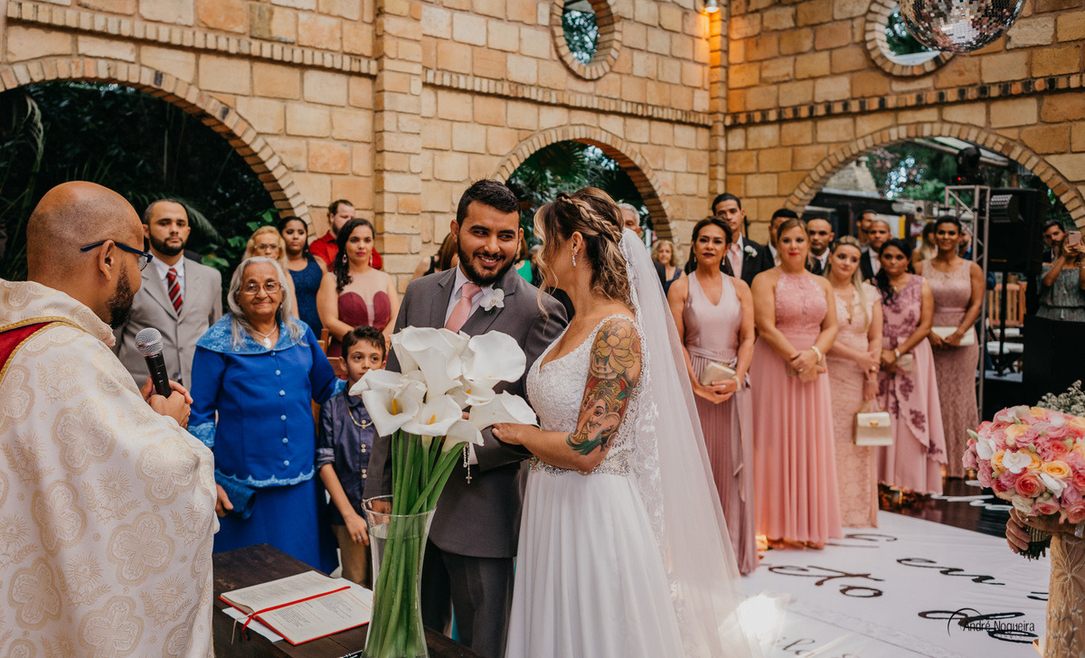 casamento rj noivos se olhando apaixonados espaço coliseu vargem grande