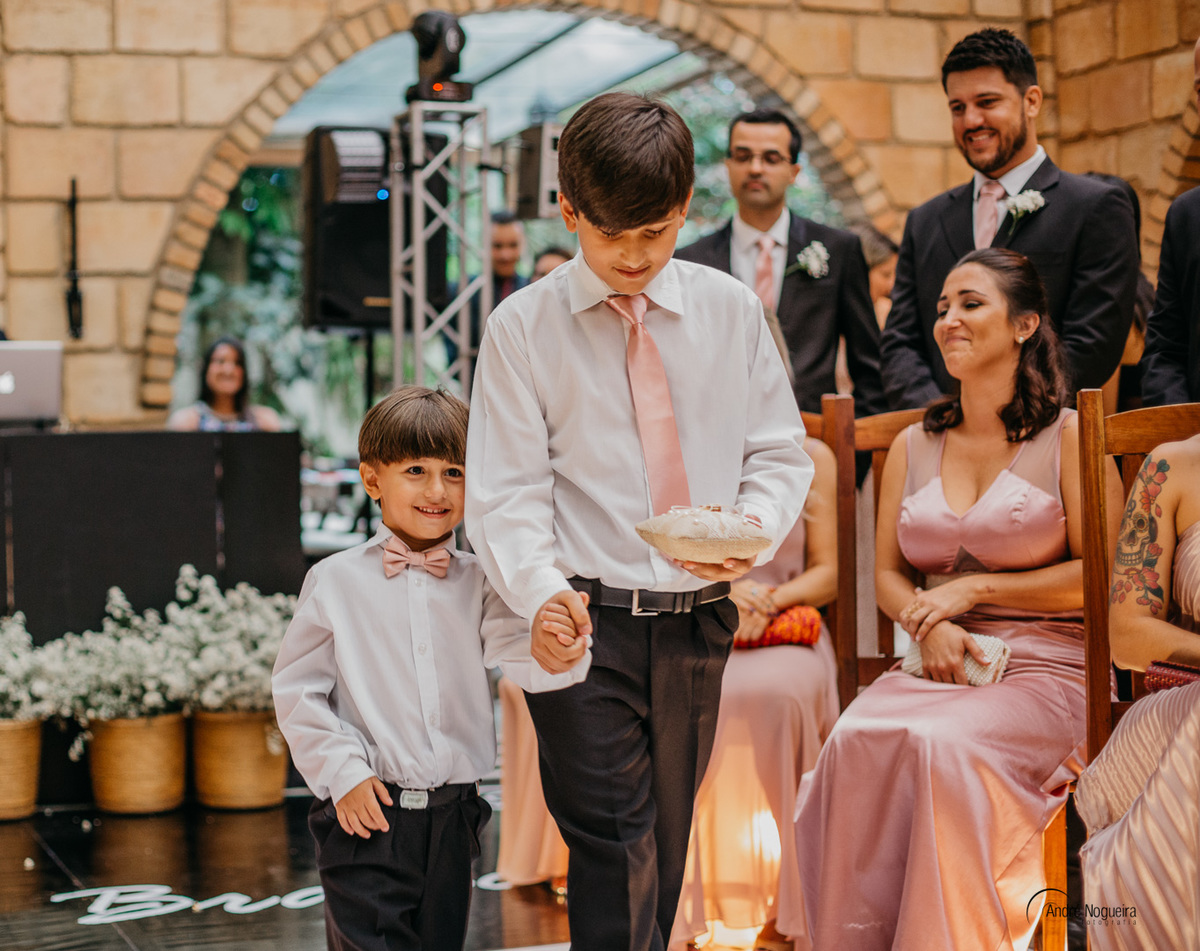 entrada das alianças pajens cerimonia interna espaço coliseu eventos vargem grande fotografia de famiilia rj