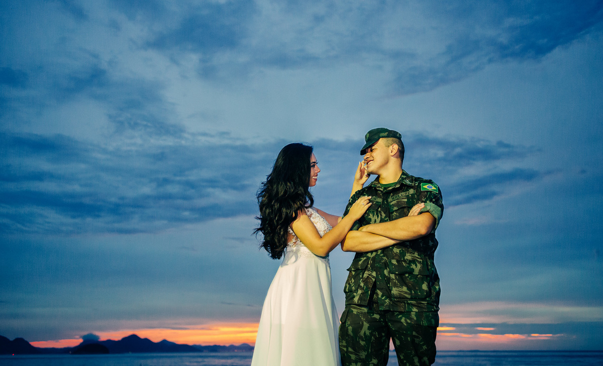 fotografo andre nogueira fotografia registra casal no forte de copacabana no ensaio pre casamento