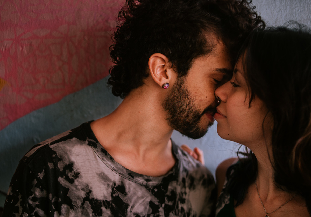 casal se beijando no parque ibirapuera por andré nogueira fotografia ensaio casal