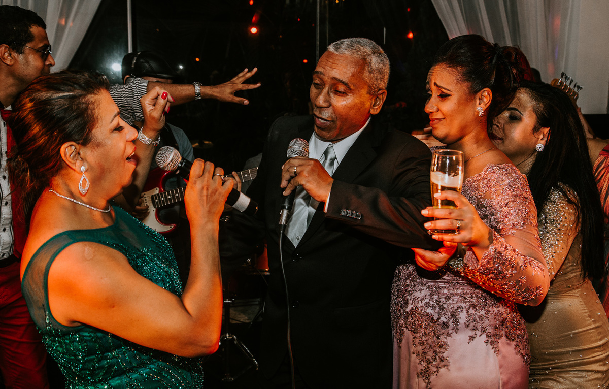 festa de casamento rj vestido de noiva morena andrade atelier no salão mansão das estrelas fotografo de casamento andre nogueira fotografia