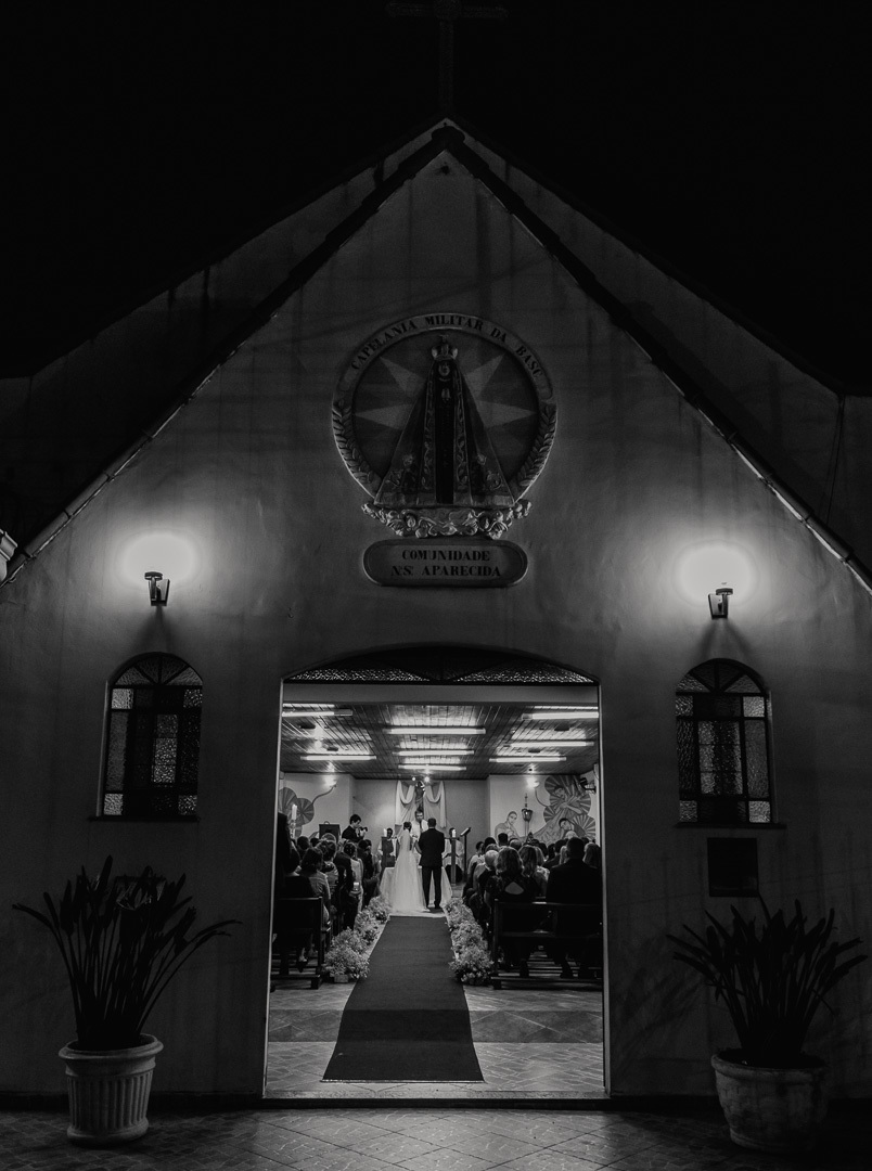 imagem da Capela Militar Nossa Senhora Aparecida aonde foi realizada a cerimonia de casamento de Mary e Rodrigo