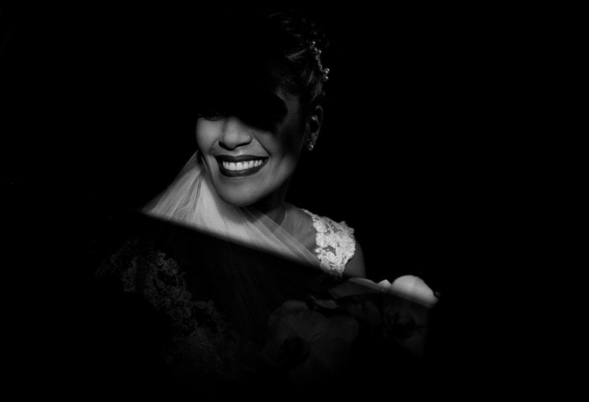 noiva feliz carro da noiva vestido de noiva morena andrade atelier