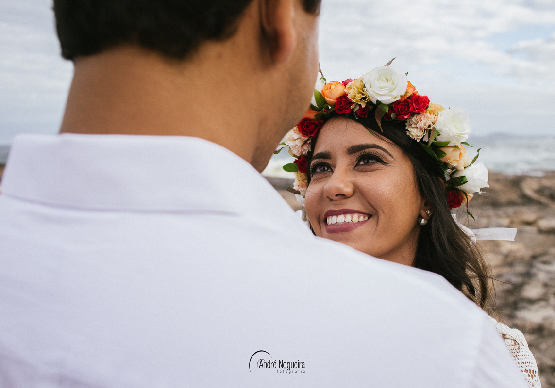 casal se olhando apaixonadamente