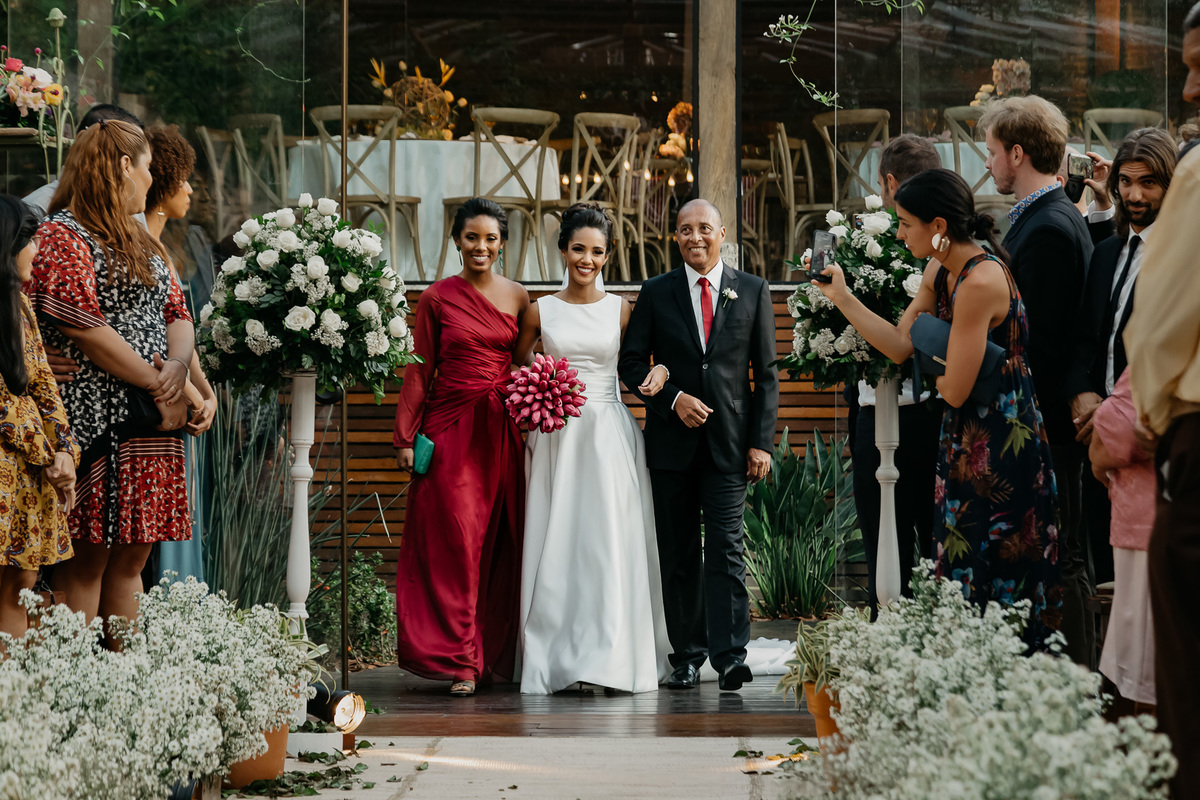 pia da noiva conduz a noiva casamento vale dos sonhos espaço jardins