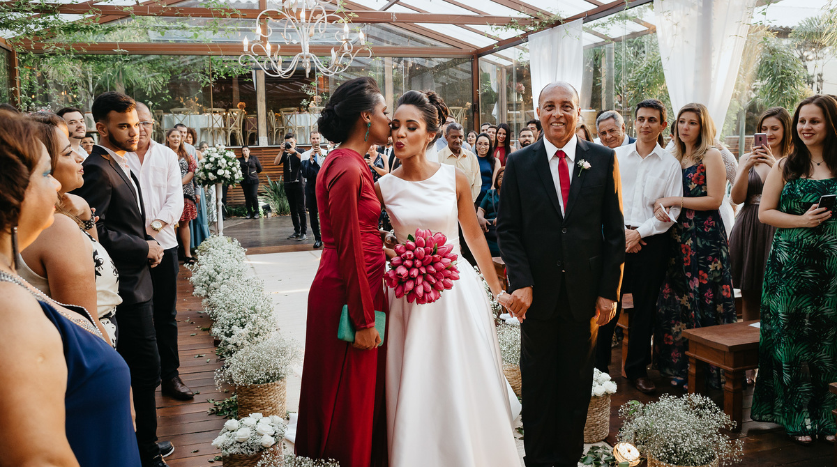 irma noiva beija anoiva espaço jardins casamento no vale dos sonhos