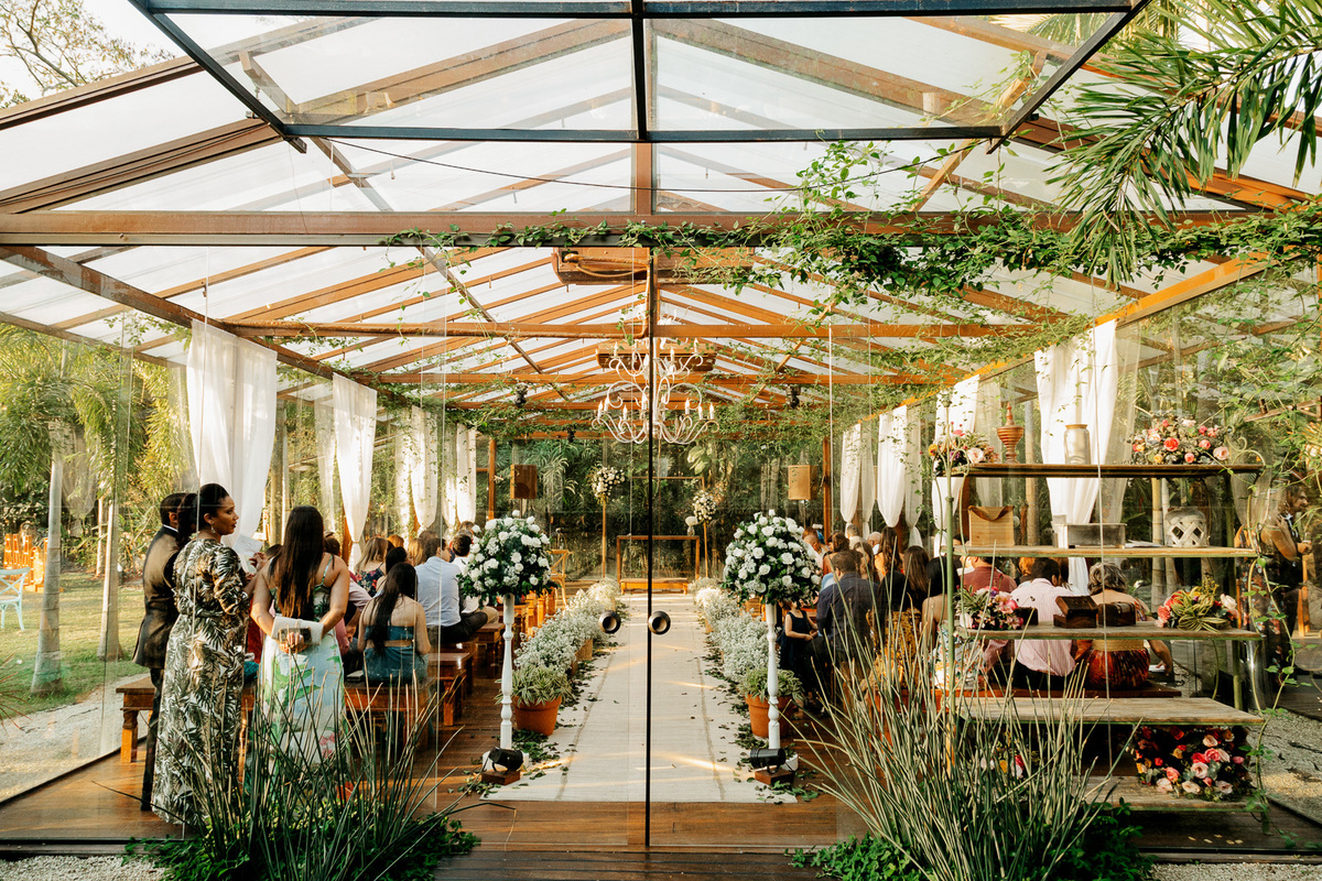 espaço jardins do salão vale dos sonhos preparado para o casamento de Luana e Junior andré nogueira fotografia