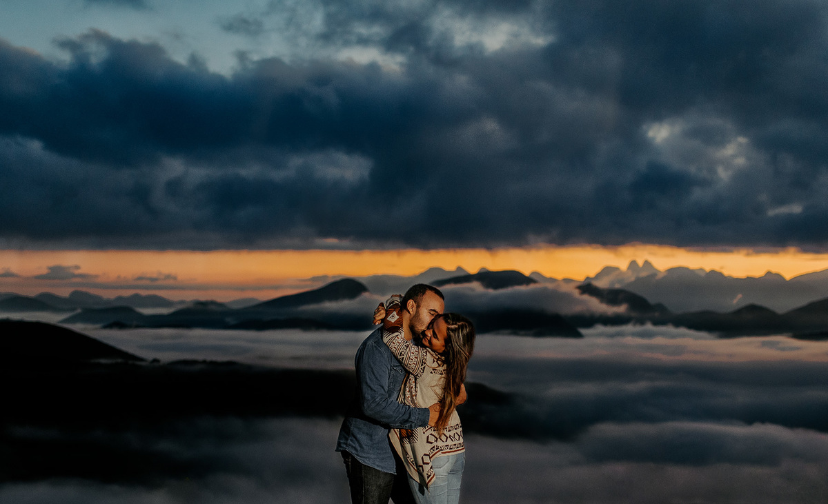 fotografo de casamento rj andré nogueira fotografia ensaio de casal rj na pedra da tartaruga em teresópolis