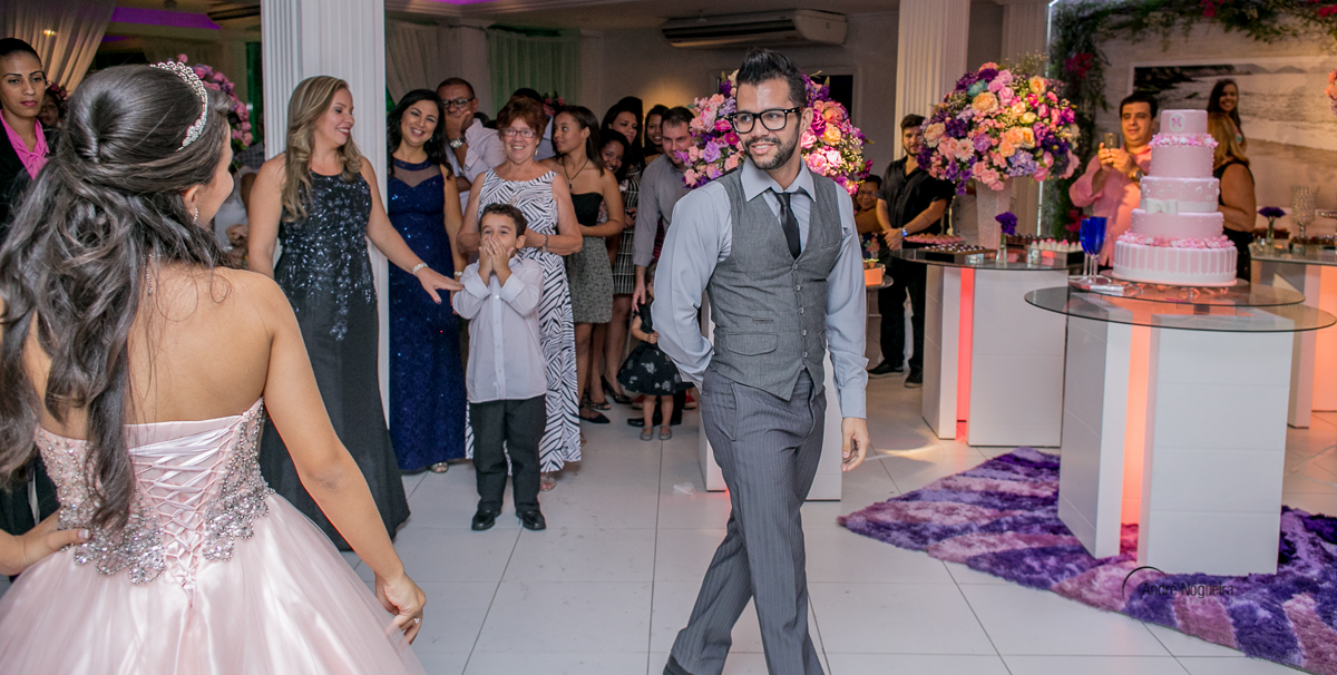 debutante rj, fotos de 15 anos, debutante se preprando pra dançar com príncipe