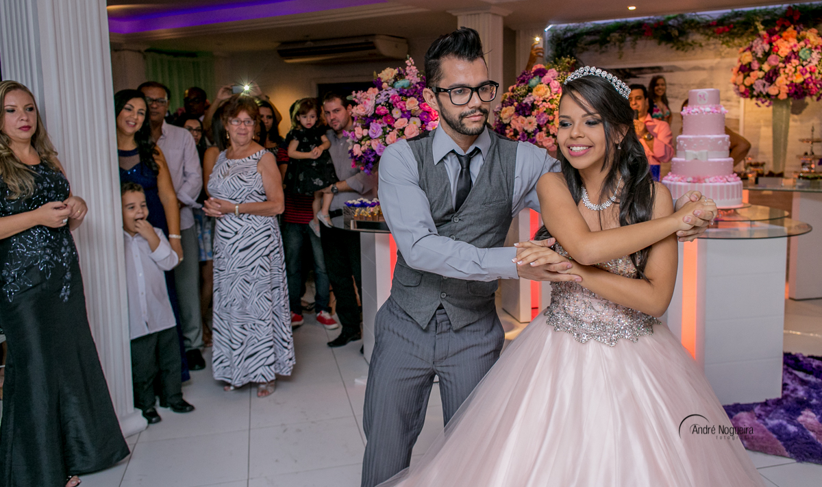 fotos de festas de 15 anos, debutante carrioca,príncipe rodando a debutante, maison bries festas
