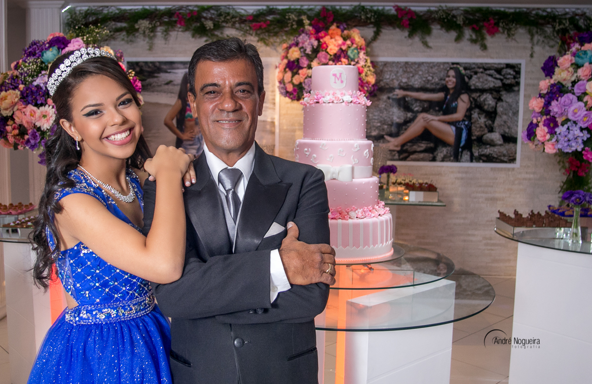 fotografo de debutante rj, debutante abraçada com o pai e fotografada por andre nogueira fotografia no salao maison bries festas