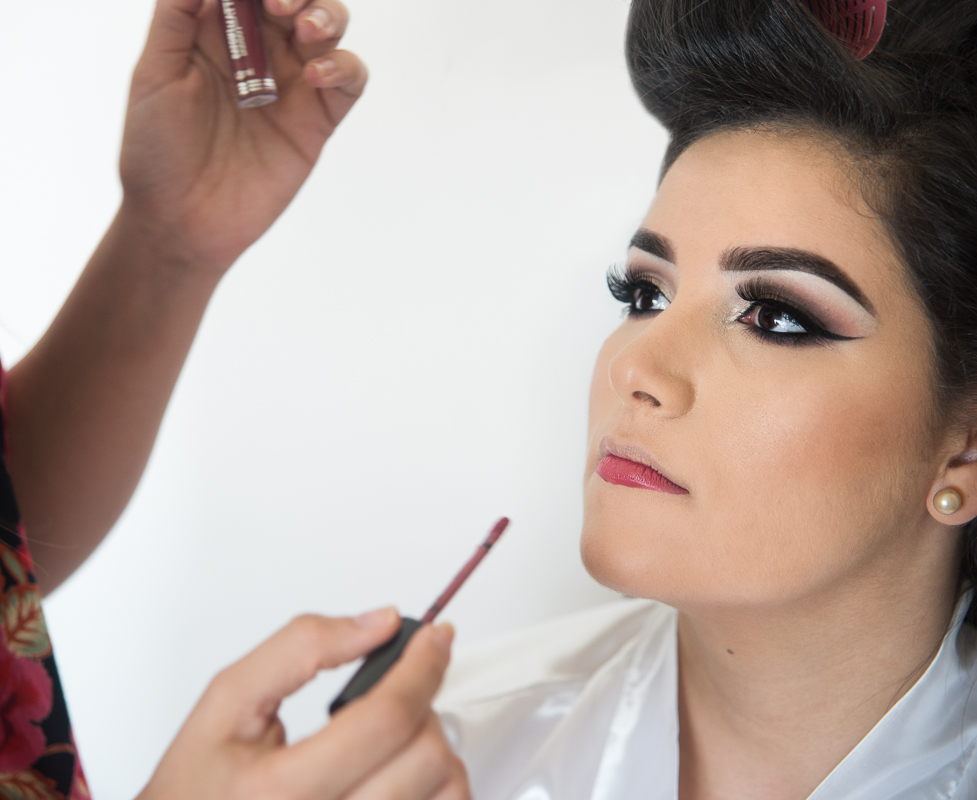 casamento rj, noiva passando batom no making of, mariana castro dia de noiva, por andre nogueira fotografia