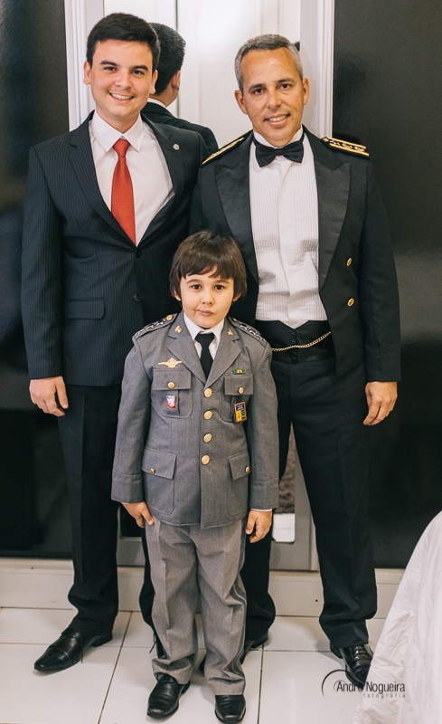filho do noivo, o noivo e pajem fazendo pose para o fotografo andre nogueira fotografia