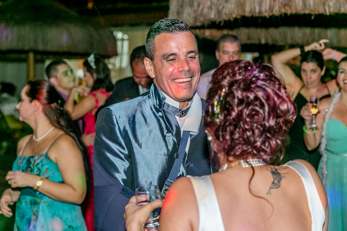 noivos dançando, pista de dança, da chácara dp sapÊ