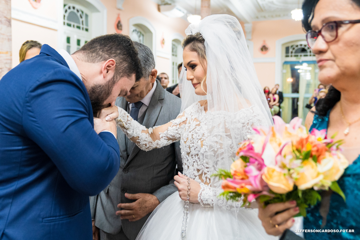 casamento Taiana e Rafael na cidade de belém pa no colegio madre celeste nazaré com recepção na casa mia com muita alegria e amor entre as familia dos noivos, fotos do casal com jeff cardoso making off 
