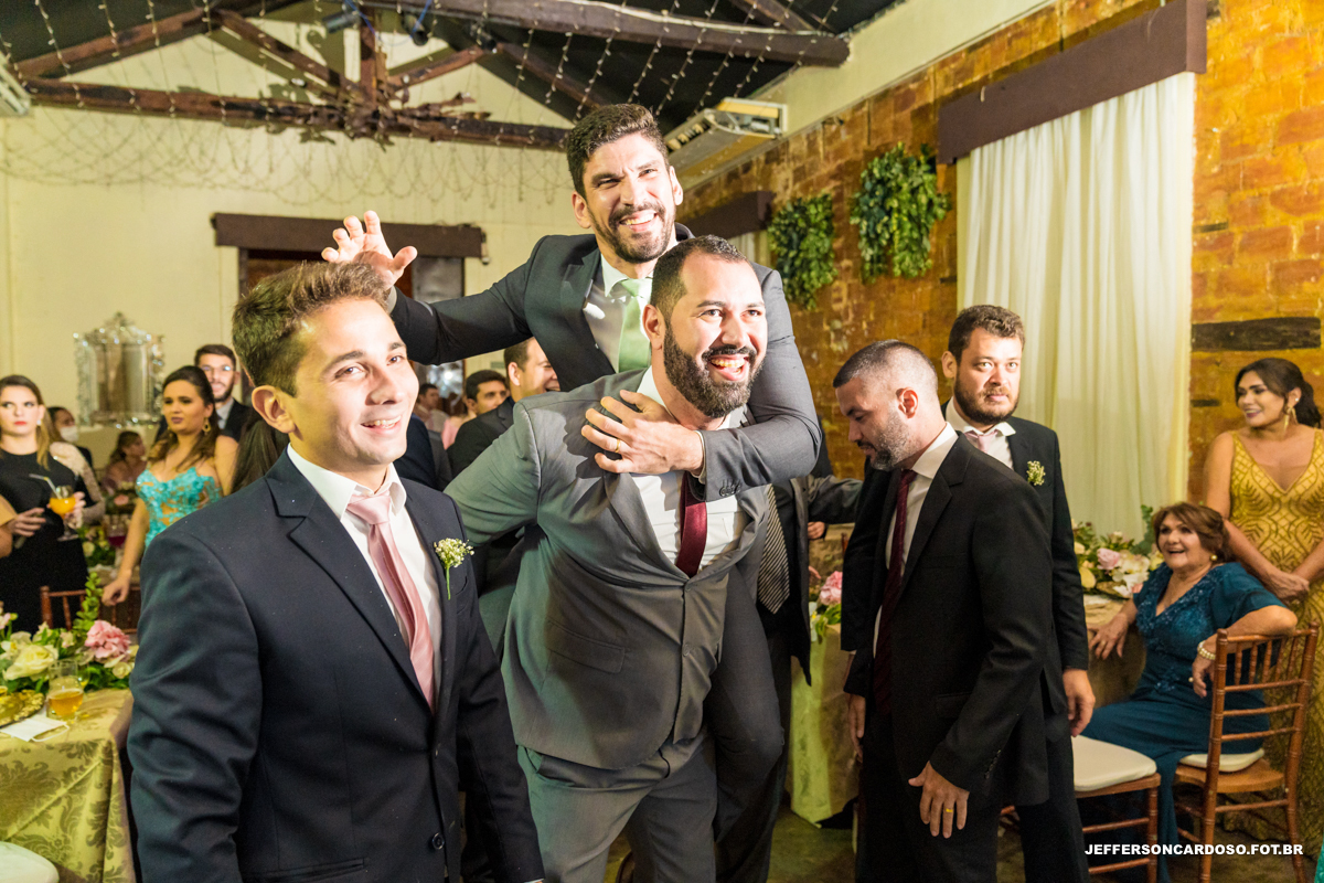 casamento Taiana e Rafael na cidade de belém pa no colegio madre celeste nazaré com recepção na casa mia com muita alegria e amor entre as familia dos noivos, fotos do casal com jeff cardoso making off 