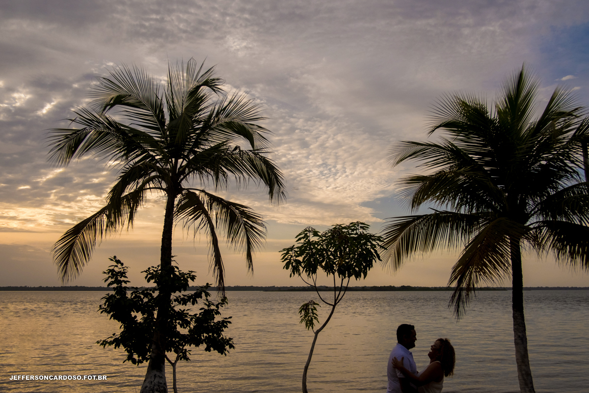 ensaio de casal na praia do rock em vila do carmo cametá pa 