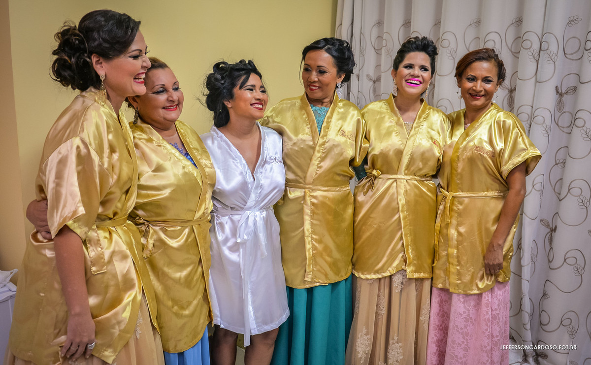 amigas da noiva na diversão do making off