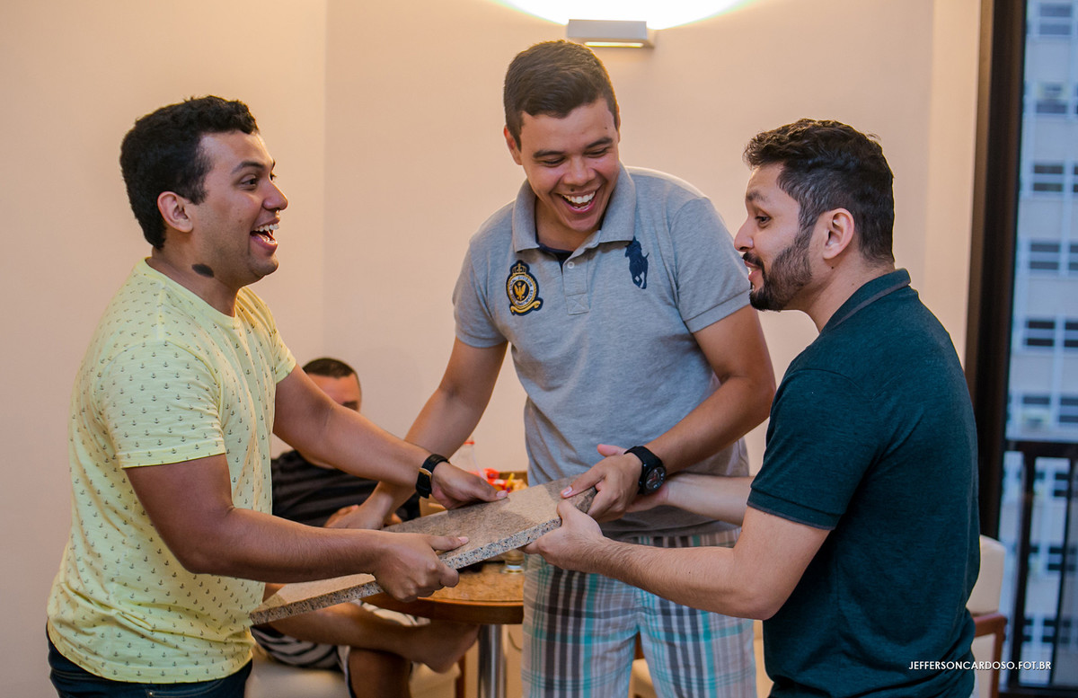 brincadeira antes de casar no quarto do hotel noivo