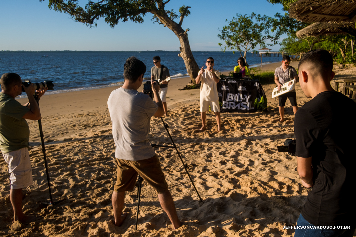 Billy brasil sunset em cametá taperá na cidade de cametá, com gravação do set só as marcantes na praia no nascer do sol, cantor, compositor, marcantes