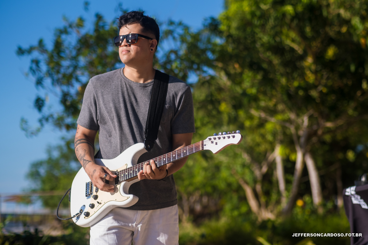 Billy brasil sunset em cametá taperá na cidade de cametá, com gravação do set só as marcantes na praia no nascer do sol, cantor, compositor, marcantes