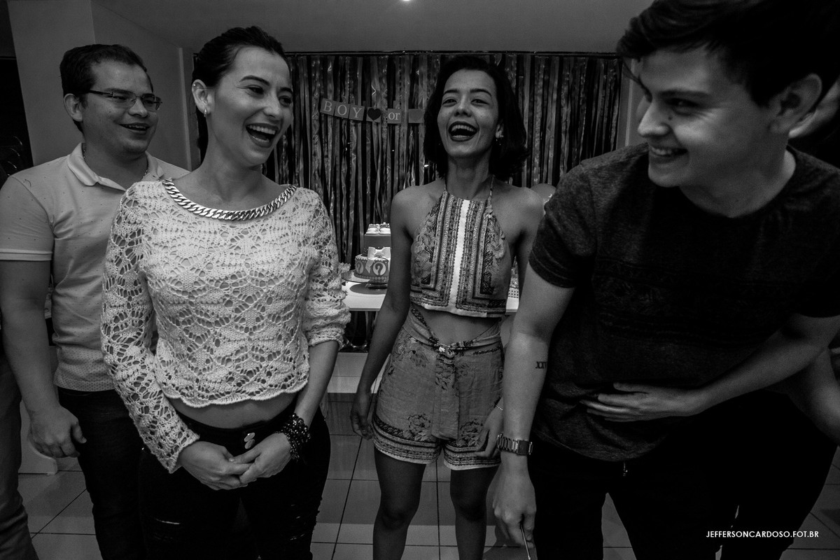 amigos na brincadeira do chá de revelação belém pa