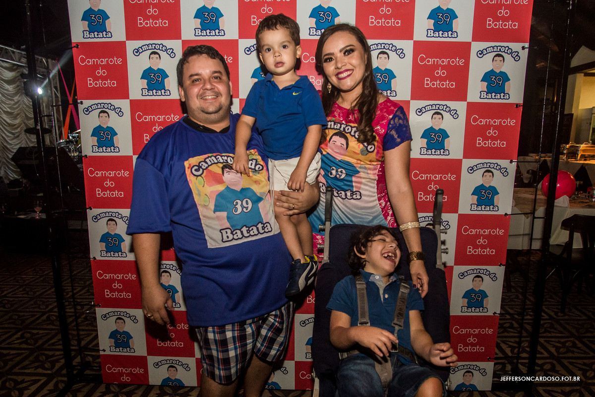família da vanessa e carlos no restô do parque
