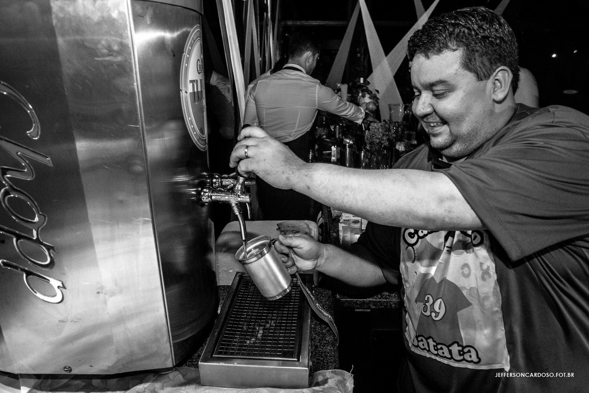 batata tomando aquele chopp da tijuca