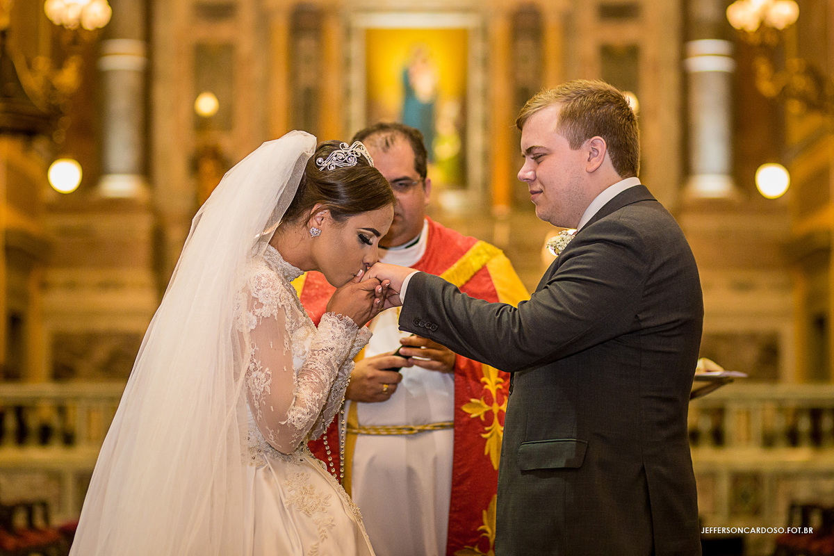 Catedral da Sé Belém PA casamento luxo, saída dos noivos na igreja