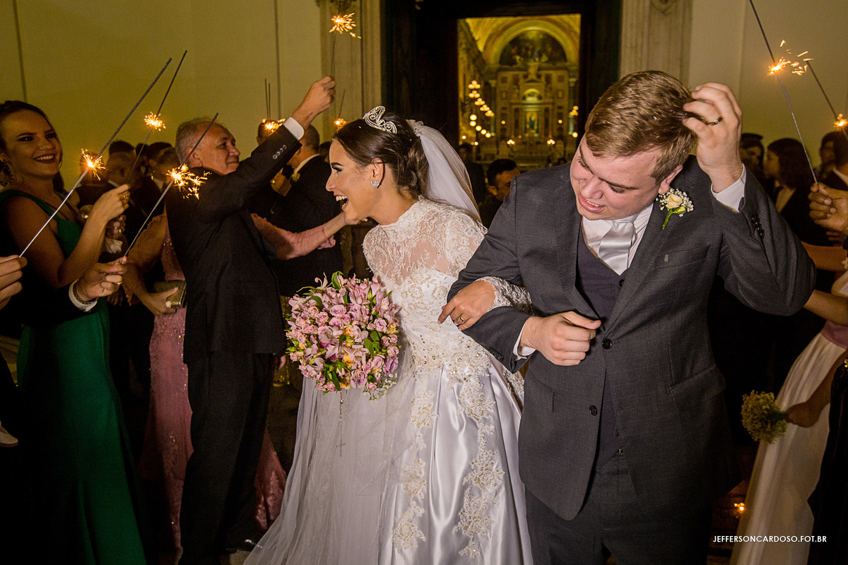 Catedral da Sé Belém PA casamento luxo, saída dos noivos na igreja